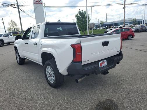 Ice 2026 Toyota Tacoma SR