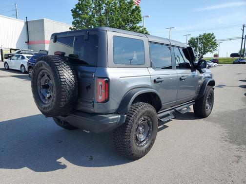 Carbonized Gray Metallic 2024 Ford Bronco Everglades