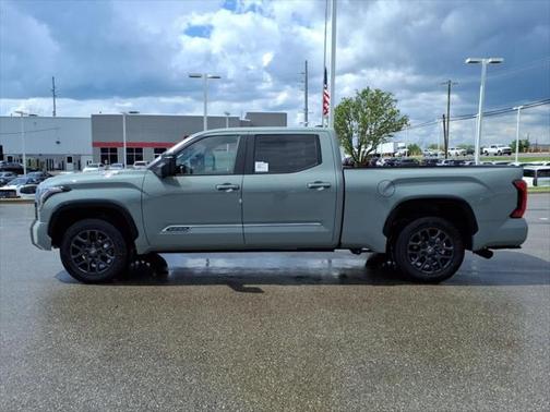 2025 Toyota Tundra Hybrid Platinum