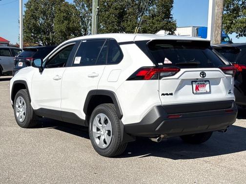 2025 Toyota RAV4 LE