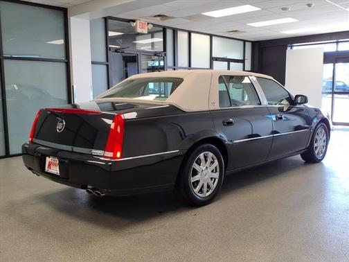 2008 Cadillac DTS Base