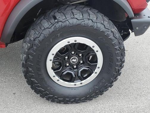 Rapid Red Metallic Tinted Clearcoat 2021 Ford Bronco Base