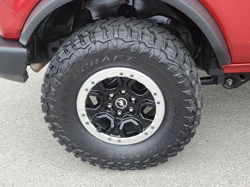 Rapid Red Metallic Tinted Clearcoat 2021 Ford Bronco Base