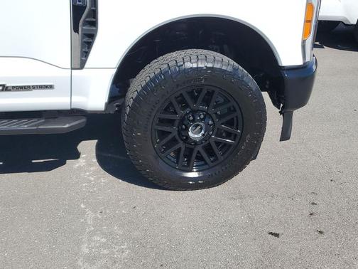 Oxford White 2023 Ford F-350 XL