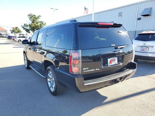 Onyx Black 2012 GMC Yukon XL Denali