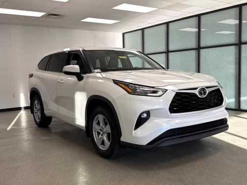 2020 Toyota Highlander LE