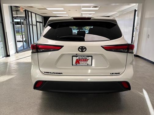 2020 Toyota Highlander LE