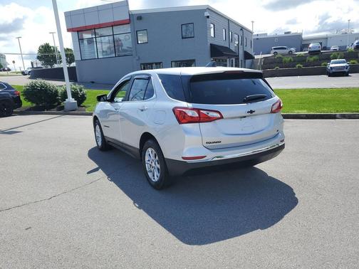 Silver Ice Metallic 2021 Chevrolet Equinox 1LT