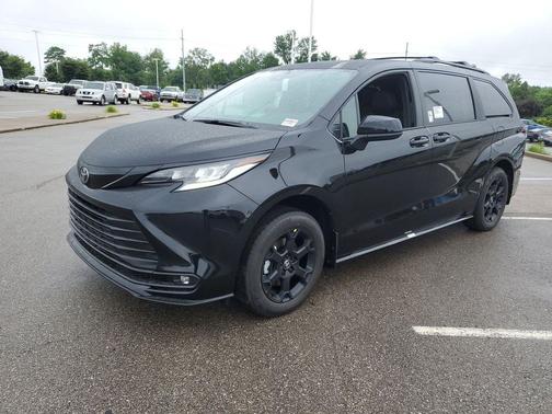Midnight Black 2026 Toyota Sienna Woodland Edition