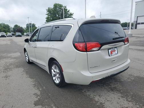 Luxury White Pearlcoat 2019 Chrysler Pacifica Touring-L Plus