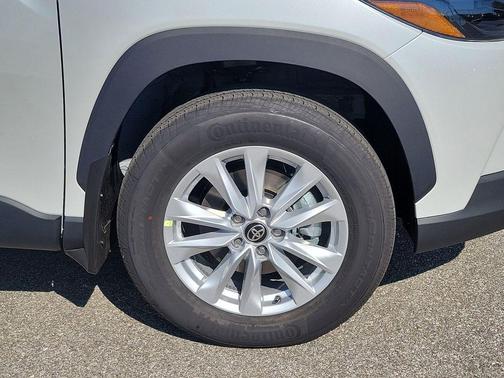 Wind Chill Pearl 2026 Toyota Corolla Cross LE
