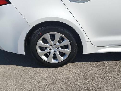 Ice 2024 Toyota Corolla LE