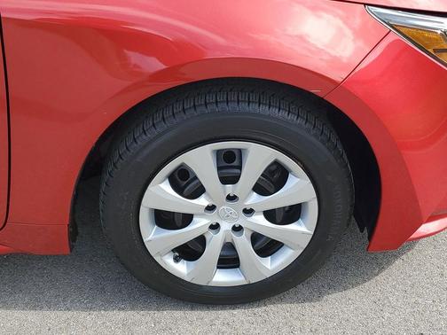 White 2021 Toyota Corolla LE