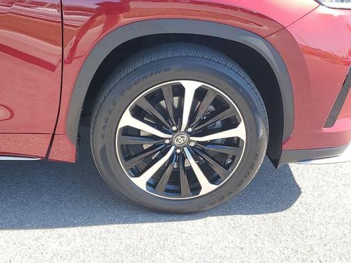 Ruby Flare Pearl 2021 Toyota Highlander XSE