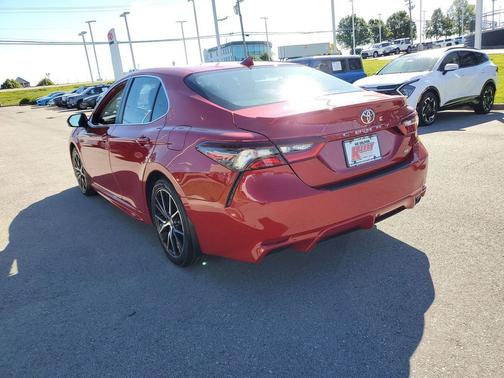 Supersonic Red 2022 Toyota Camry SE