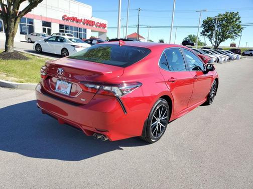 Supersonic Red 2022 Toyota Camry SE