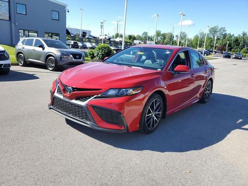 Supersonic Red 2022 Toyota Camry SE
