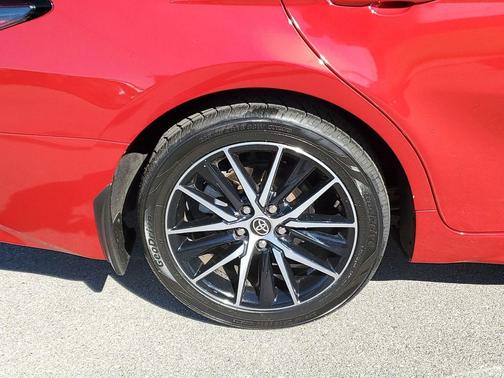 Supersonic Red 2022 Toyota Camry SE