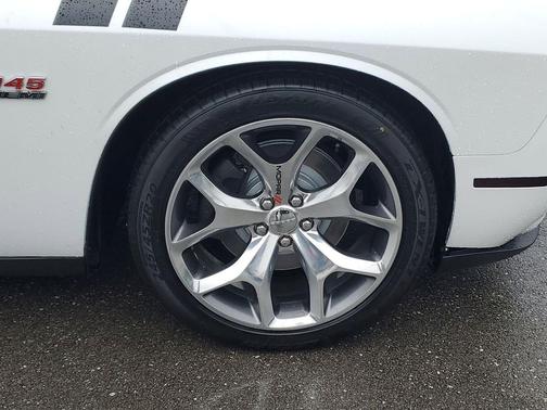 Ivory White Tri-Coat Pearl 2015 Dodge Challenger R/T Plus