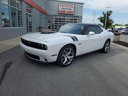 Ivory White Tri-Coat Pearl 2015 Dodge Challenger R/T Plus
