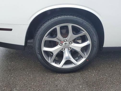 Ivory White Tri-Coat Pearl 2015 Dodge Challenger R/T Plus