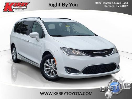 Bright White Clearcoat 2019 Chrysler Pacifica Touring L
