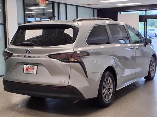2024 Toyota Sienna XLE