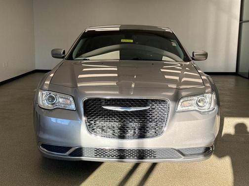 2015 Chrysler 300 Limited