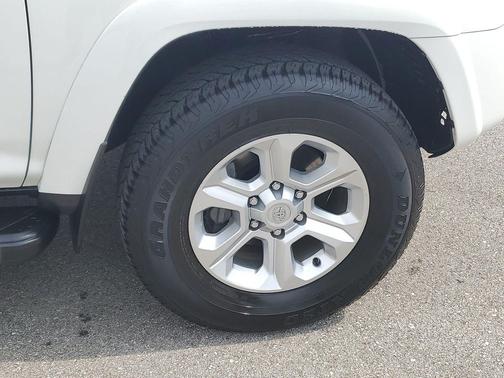 Ice Cap 2023 Toyota 4Runner SR5 Premium