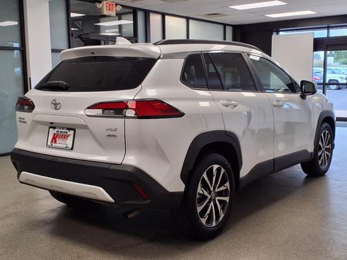 2023 Toyota Corolla Cross XLE