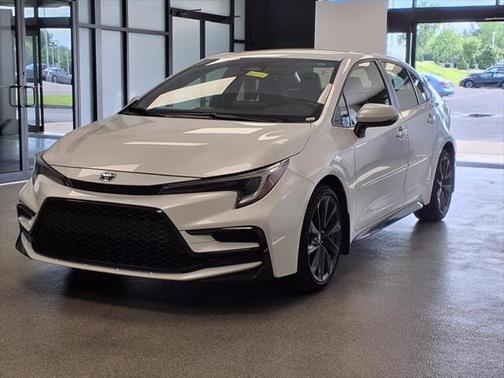 2024 Toyota Corolla Hybrid SE