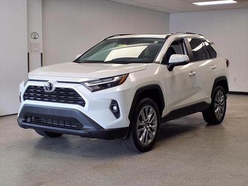2022 Toyota RAV4 XLE Premium
