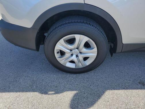 Classic Silver Metallic 2014 Toyota RAV4 LE