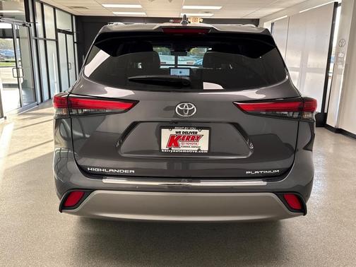 2023 Toyota Highlander Platinum
