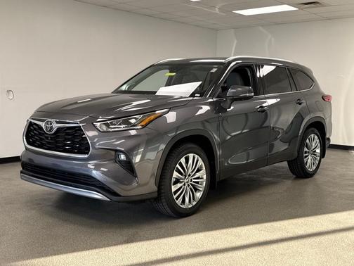 2023 Toyota Highlander Platinum