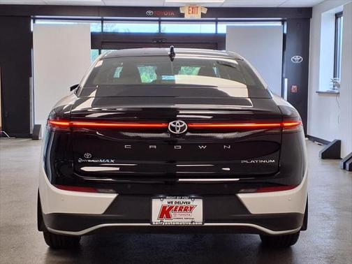 2024 Toyota Crown Platinum