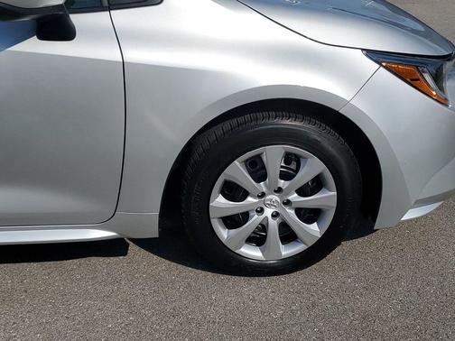 Classic Silver Metallic 2024 Toyota Corolla LE