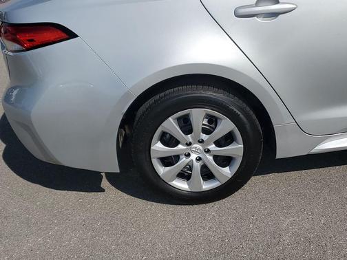 Classic Silver Metallic 2024 Toyota Corolla LE