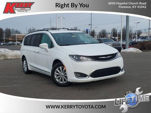 2017 Chrysler Pacifica Touring-L