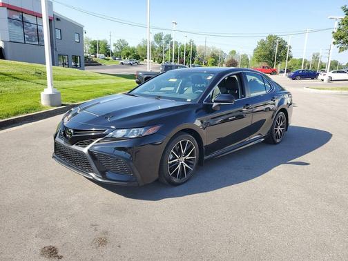 Midnight Black Metallic 2024 Toyota Camry SE