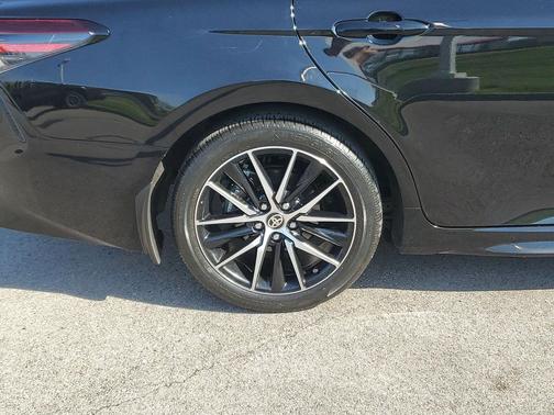 Midnight Black Metallic 2024 Toyota Camry SE