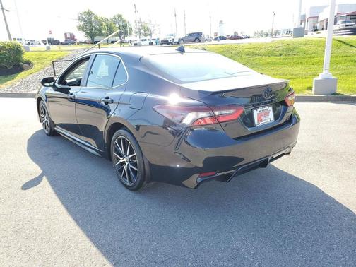Midnight Black Metallic 2024 Toyota Camry SE