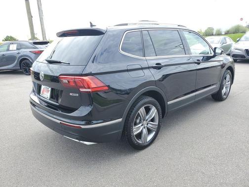 Deep Black 2021 Volkswagen Tiguan 2.0T SEL
