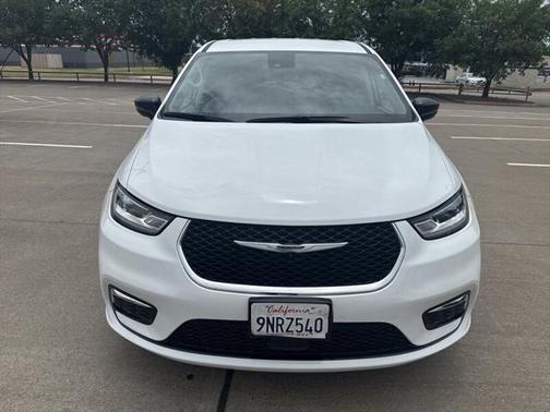 2024 Chrysler Pacifica Hybrid Select