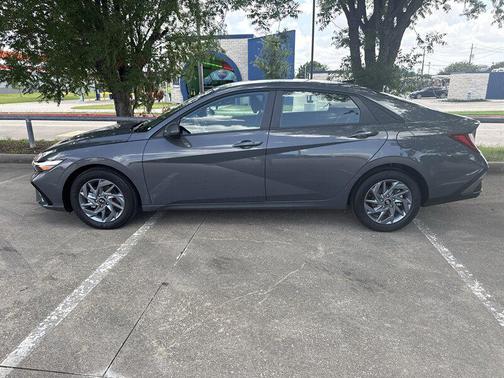 Fluid Metal Metallic 2026 Hyundai ELANTRA HEV Blue