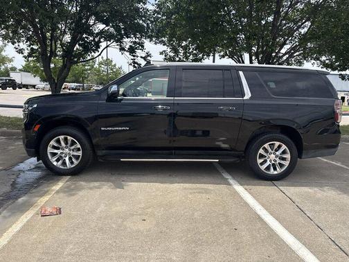 Black 2024 Chevrolet Suburban Premier