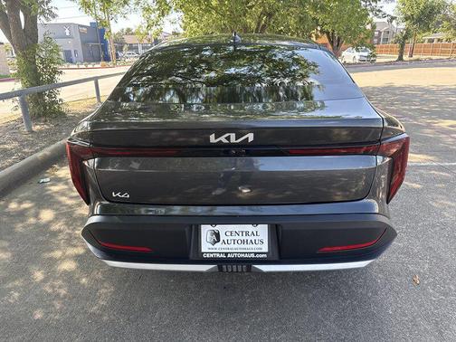 2025 Kia K4 EX