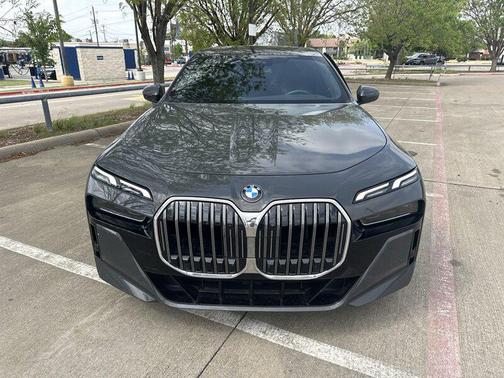 Dravit Grey Metallic 2023 BMW 740 i