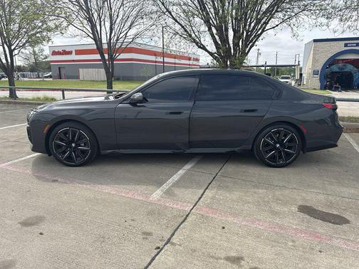 Dravit Grey Metallic 2023 BMW 740 i