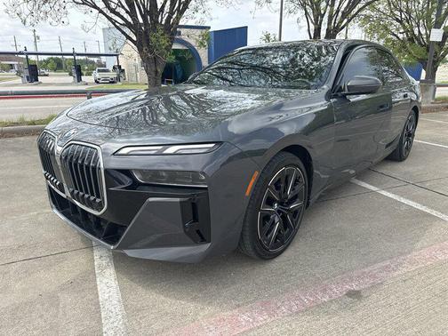 Dravit Grey Metallic 2023 BMW 740 i